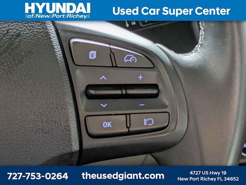Certified 2025 Hyundai Venue SEL FWD image 27