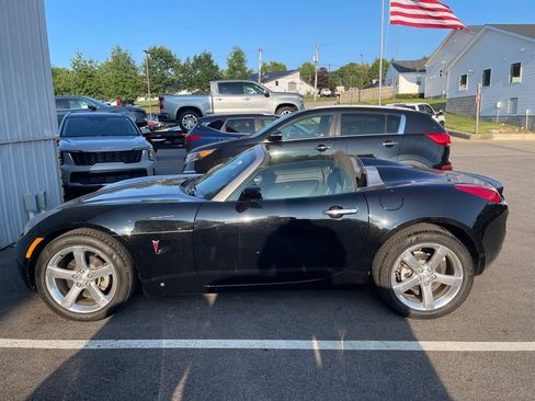 Used 2007 Pontiac Solstice Convertible w/ Preferred Package RWD image 1