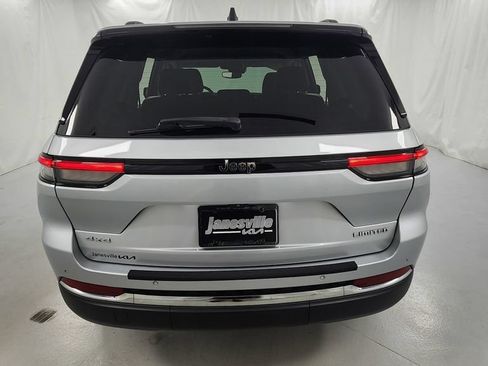 Used 2022 Jeep Grand Cherokee Limited AWD/4WD image 4