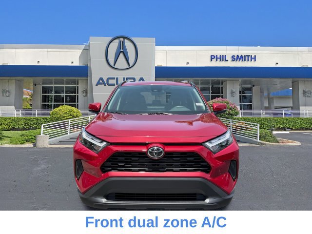 Used 2025 Toyota RAV4 XLE AWD/4WD image 2
