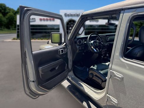 Used 2023 Jeep Wrangler Unlimited Sahara w/ Cold Weather Group AWD/4WD image 11