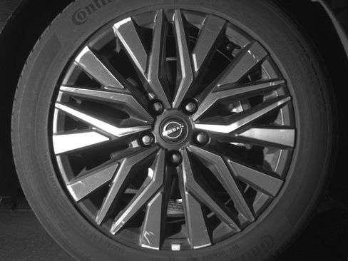 Used 2025 Nissan Altima 2.5 SV FWD image 13