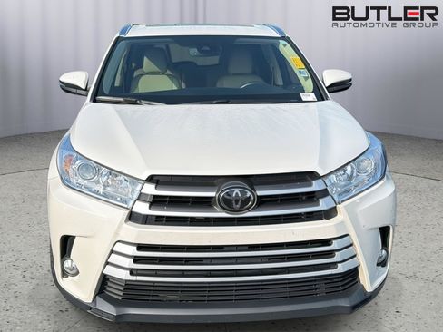Used 2018 Toyota Highlander XLE FWD image 3