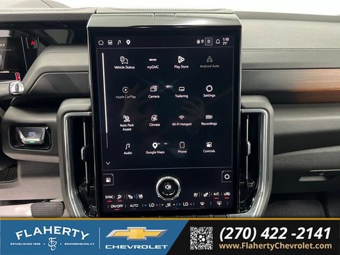 Used 2025 GMC Yukon XL Denali AWD/4WD image 29