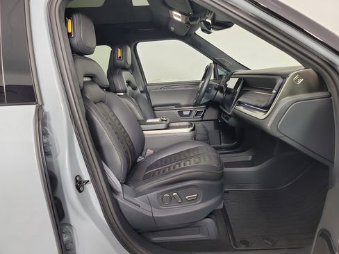 Used 2022 Rivian R1S Launch Edition image 24