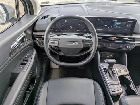 Used 2026 Kia Sportage SX FWD image 16