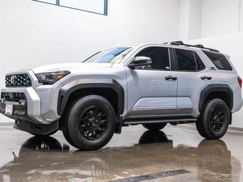 Certified 2025 Toyota 4Runner TRD Off-Road Premium AWD/4WD image 3