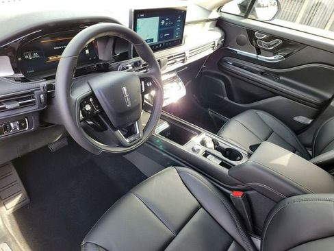 New 2026 Lincoln Corsair Premiere image 15