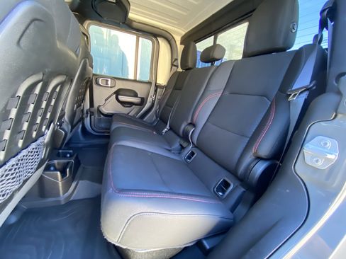 Used 2020 Jeep Gladiator Rubicon image 13