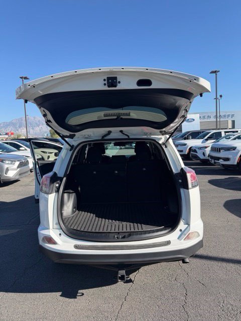 Used 2018 Toyota RAV4 LE w/ All Weather Liner Package AWD/4WD image 16