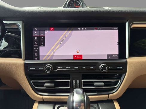 Certified 2021 Porsche Macan AWD/4WD image 20