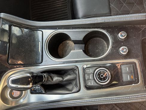 Used 2017 Nissan Maxima SR image 9