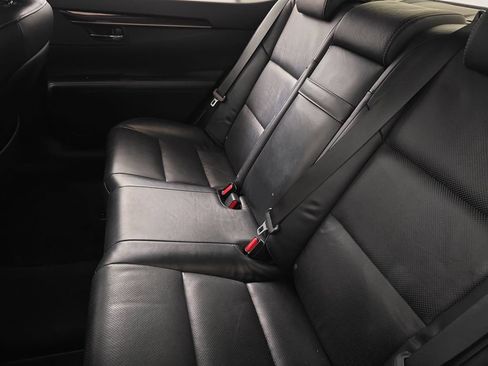 Used 2014 Lexus ES 350 w/ Luxury Package FWD image 16