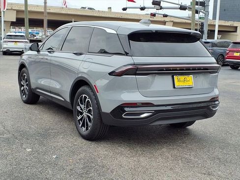 New 2026 Lincoln Nautilus Premier AWD/4WD image 4