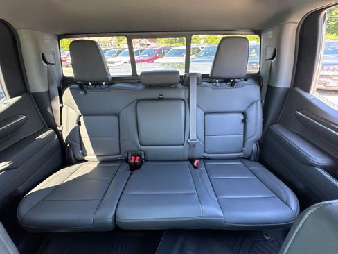 Used 2024 Chevrolet Silverado 1500 LT Trail Boss w/ Convenience Package II AWD/4WD image 25