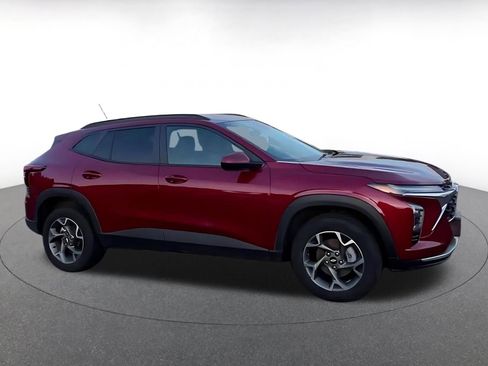 Used 2025 Chevrolet Trax LT image 15