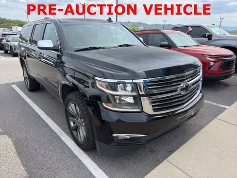 Used 2015 Chevrolet Suburban LTZ image 2