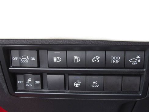 Used 2024 Toyota Sequoia Platinum AWD/4WD image 42