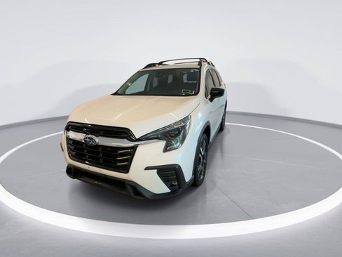 Used 2024 Subaru Ascent Limited AWD/4WD image 2