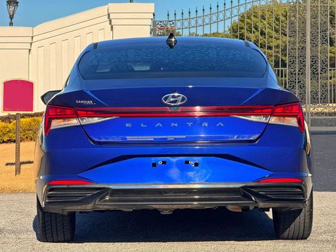 Used 2021 Hyundai Elantra SEL w/ Convenience + Premium Package image 10