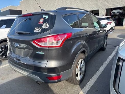 Used 2016 Ford Escape SE w/ Equipment Group 201A FWD image 4