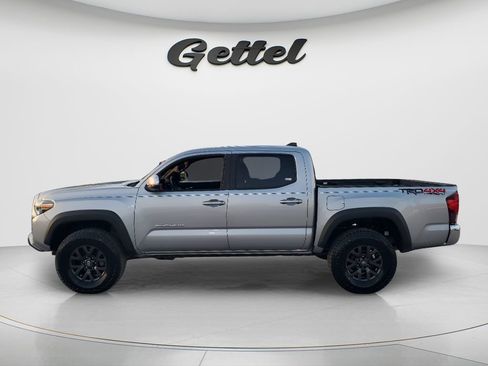 Used 2019 Toyota Tacoma TRD Off-Road AWD/4WD image 7