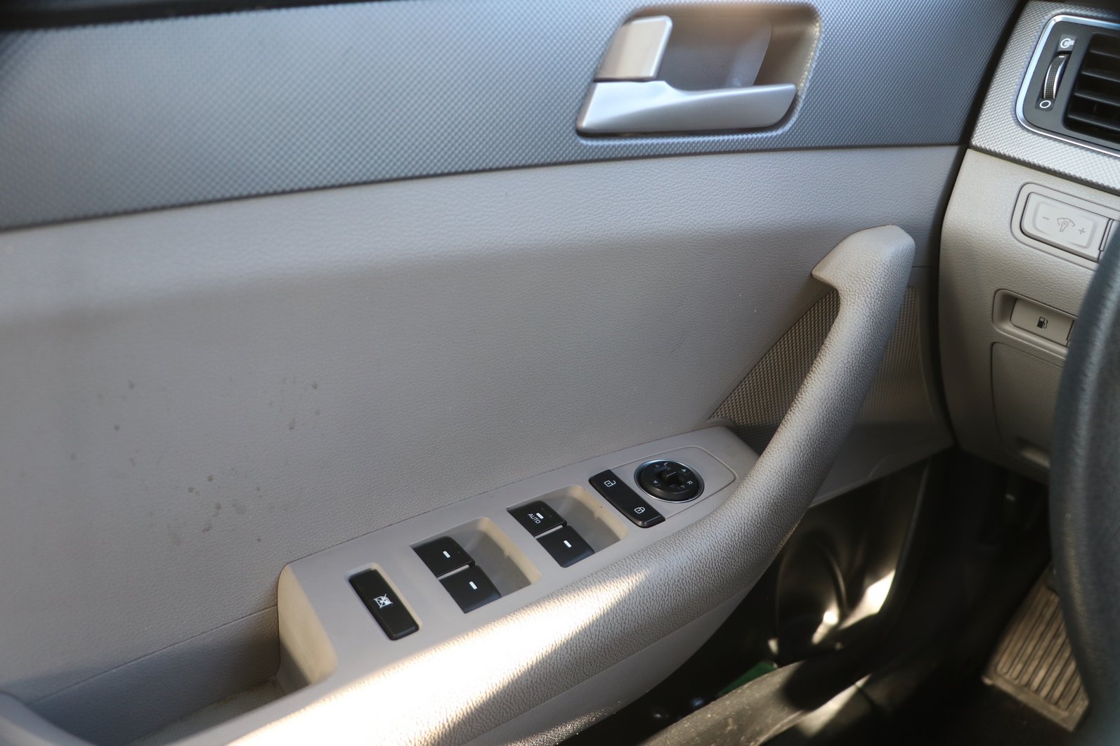 Used 2017 Hyundai Sonata SE FWD image 9
