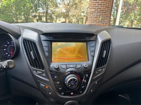 Used 2016 Hyundai Veloster Turbo image 23