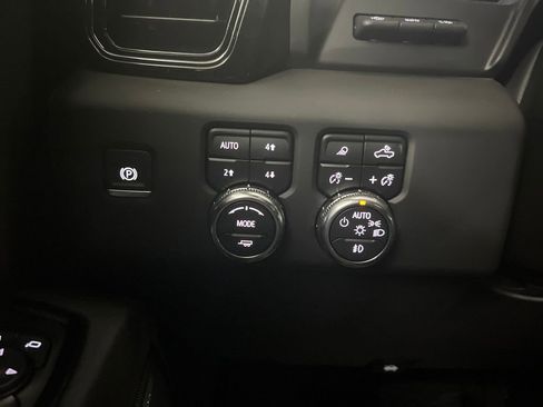 Used 2025 GMC Sierra 1500 AT4 w/ AT4 Premium Package image 81