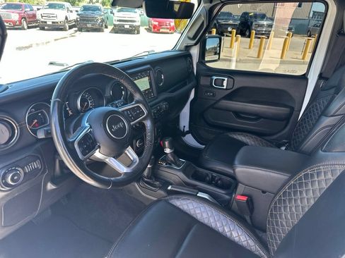 Used 2021 Jeep Wrangler Unlimited Sahara AWD/4WD image 16