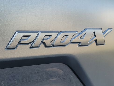 Used 2020 Nissan Titan PRO-4X w/ Pro-4x Convenience Package AWD/4WD image 10