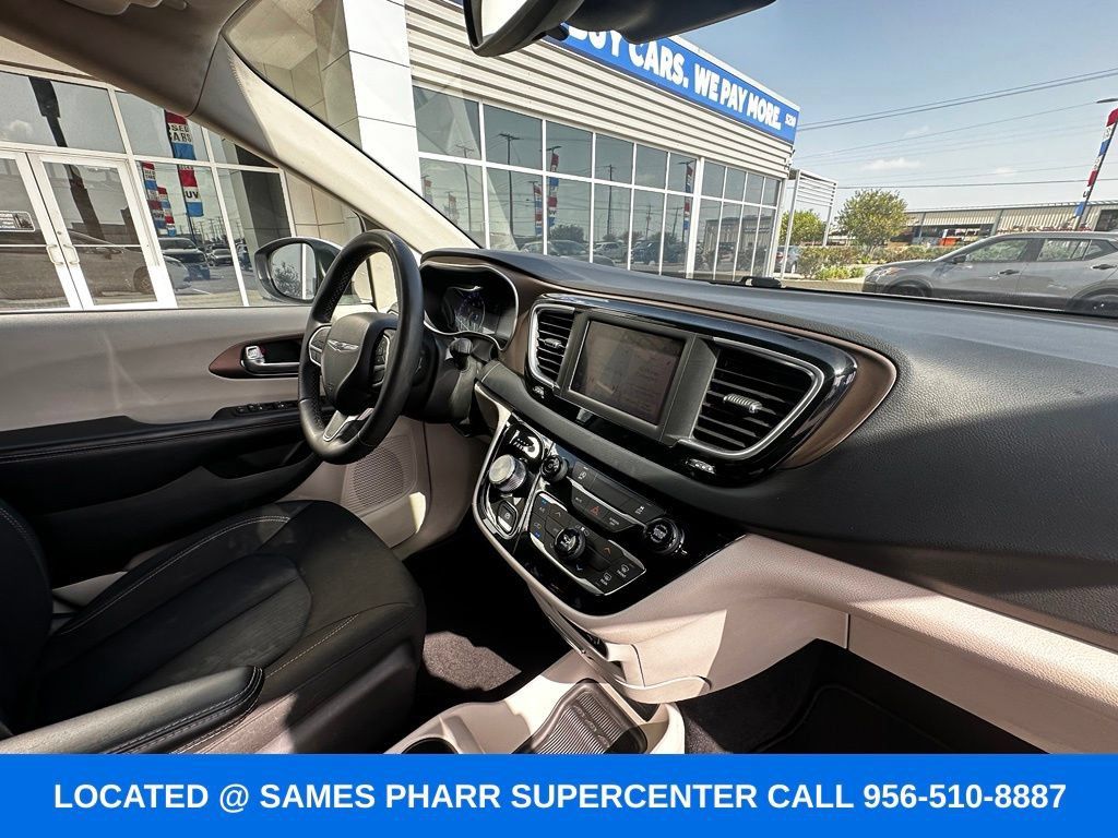 Used 2023 Chrysler Voyager LX FWD image 27