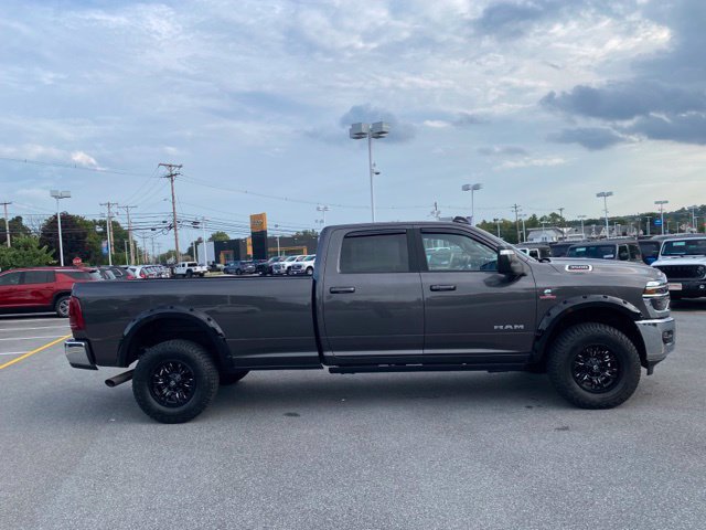 Used 2025 RAM 3500 Laramie AWD/4WD image 6
