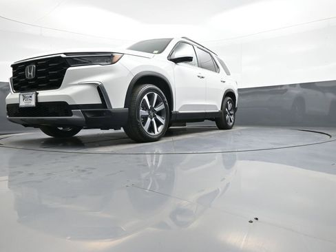 Certified 2023 Honda Pilot Touring image 28