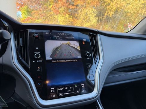 Used 2022 Subaru Outback Premium image 7