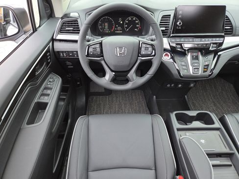 New 2026 Honda Odyssey Touring image 28
