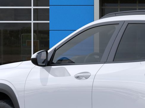 New 2026 Chevrolet Trax LT w/ Driver Confidence Package FWD image 12