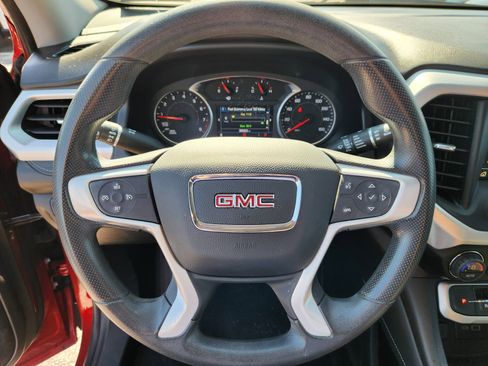 Used 2021 GMC Acadia SLE w/ Driver Convenience Package FWD image 9