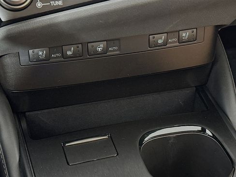 Used 2025 Lexus ES 300h ES 300h w/ Premium Package image 21