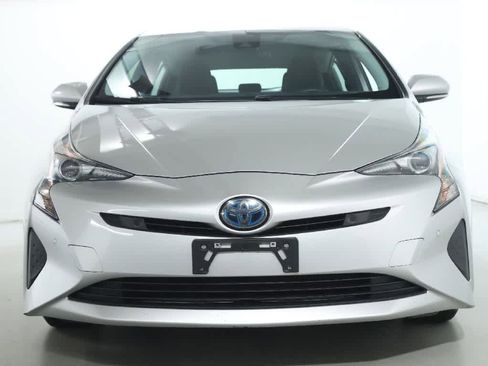 Certified 2018 Toyota Prius Two image 5