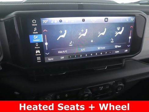 Used 2025 Jeep Wrangler Unlimited Sahara image 4