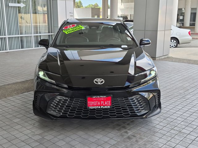 Used 2025 Toyota Camry SE FWD image 2