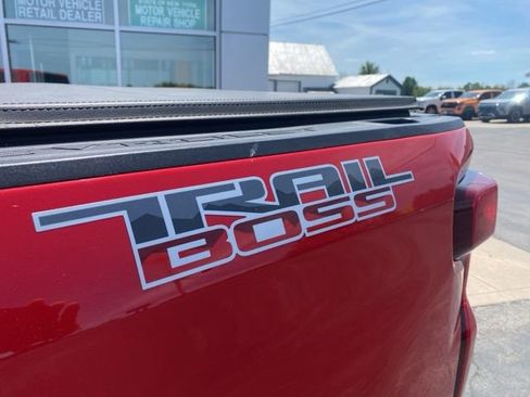Used 2022 Chevrolet Silverado 1500 LT Trail Boss w/ Bed Protection Package AWD/4WD image 8