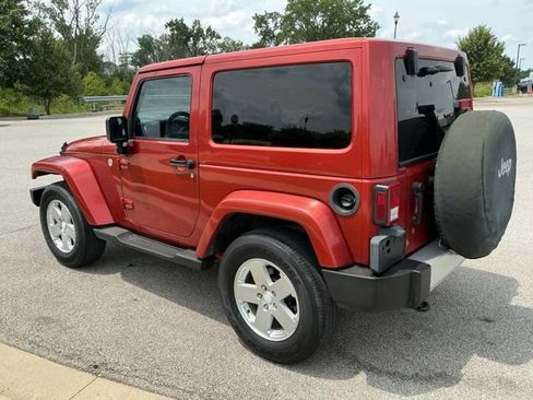 Used 2011 Jeep Wrangler Sahara w/ Connectivity Group AWD/4WD image 4