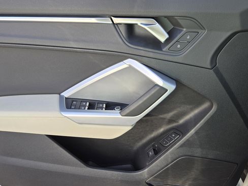 Used 2025 Audi Q3 2.0T Premium Plus w/ Premium Plus Package image 32