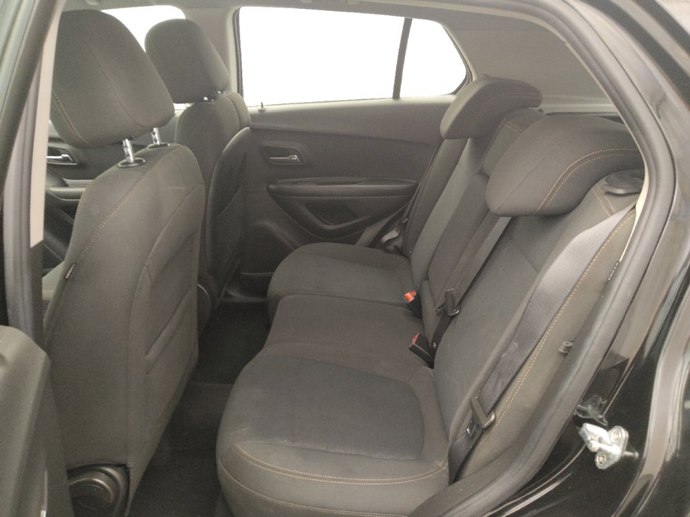 Used 2021 Chevrolet Trax LS FWD image 18