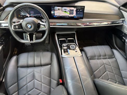 Used 2023 BMW 760i xDrive w/ Executive Package AWD/4WD image 16