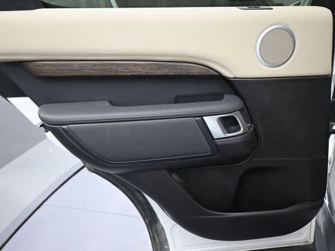 Used 2017 Land Rover Discovery HSE AWD/4WD image 26