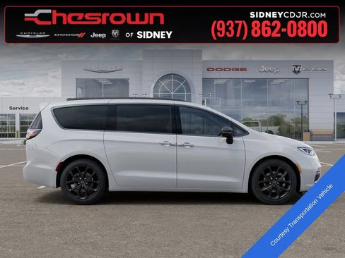 New 2026 Chrysler Pacifica Select w/ S Appearance Package FWD image 21