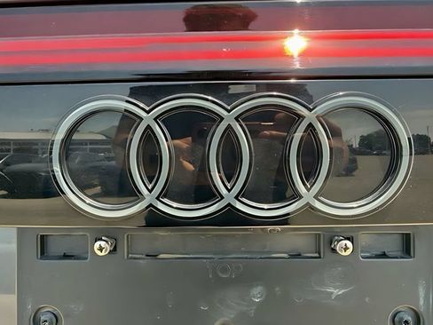 Used 2025 Audi Q8 Premium Plus AWD/4WD image 25